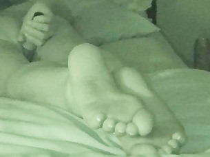 amateur dildo feet fetish foot-fetish hot juicy mammy masturbation